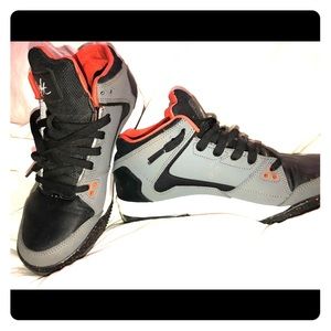 Jordan Flight size 7 youth (8.5 in women’s shoes).